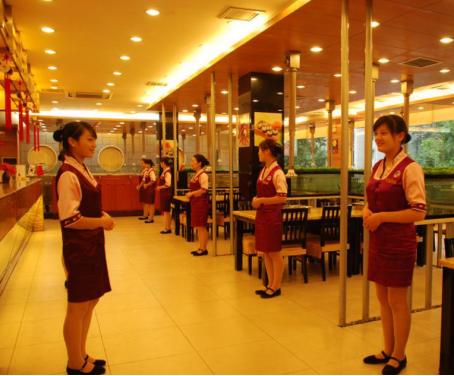 想要服務(wù)升級(jí)和提質(zhì),提升軟實(shí)力,了解餐飲服務(wù)禮儀的要點(diǎn)